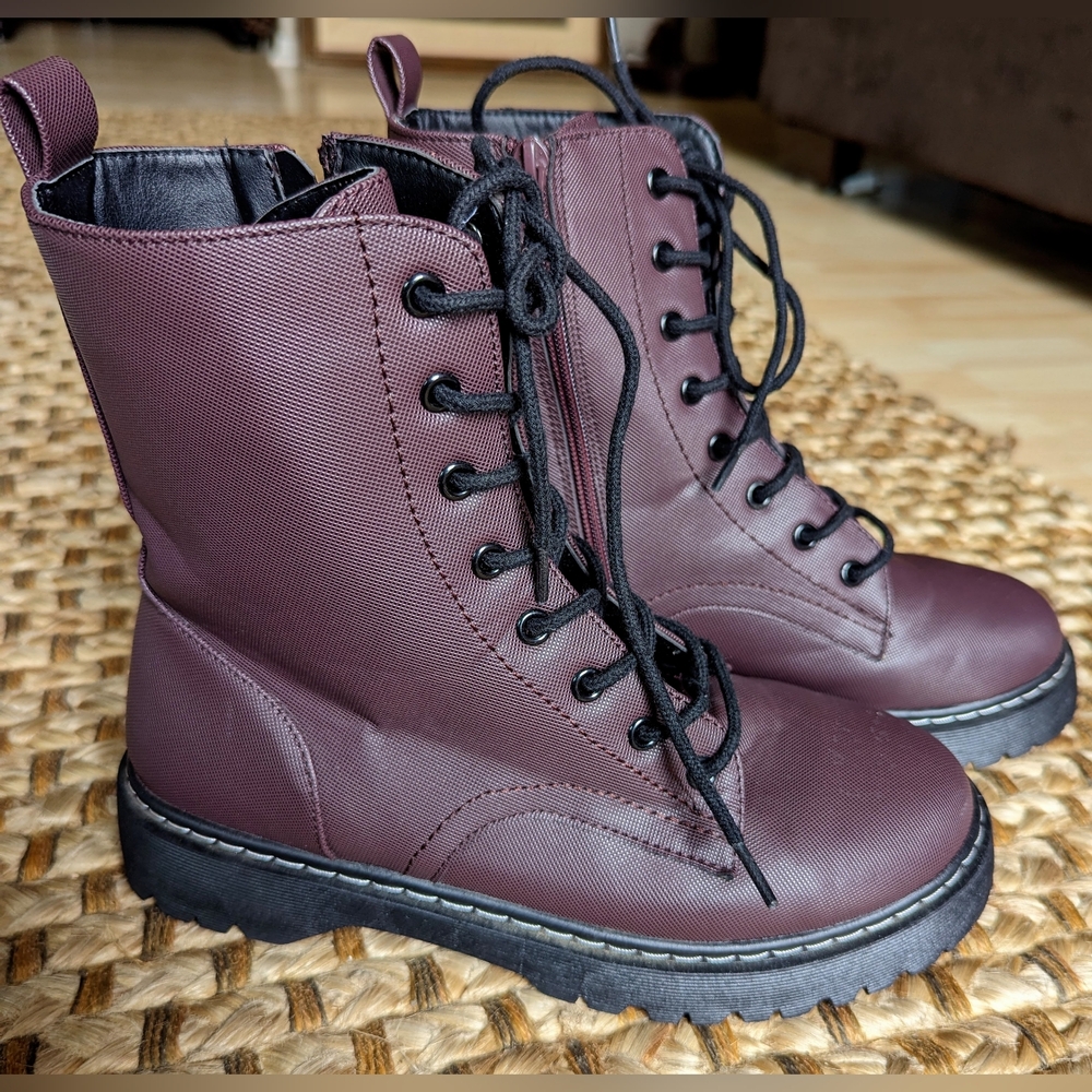 Brand New Maroon Forever 21 Boots Size 9 Stylish Side Zip Lace Up Doc Martin
